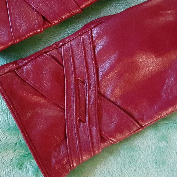 Burgundy Leather Gloves - Picture 5 of 16